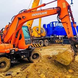 Tiền xu Monster Truck